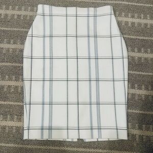 White House Black Market White Plaid Pencil and Skirt